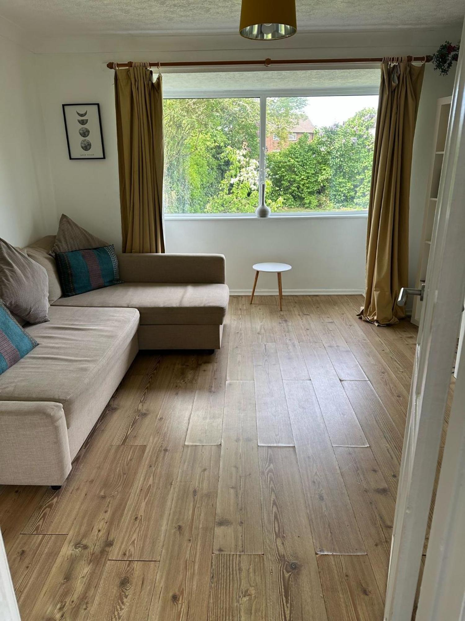 House Number 8 Sleeps Up To 6 People With Smart Tvs In Every Room Wellington  Kültér fotó